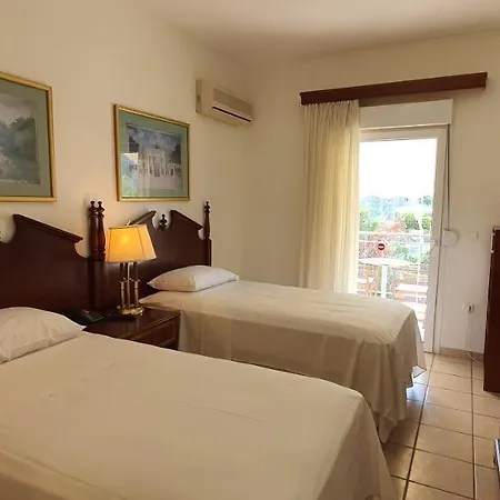 Hotel Kastro 2*
