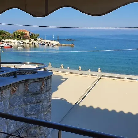 Kastro Hotel 2*