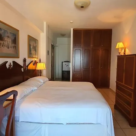Hotel Kastro 2*